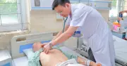 Công nhân xây dựng 25 tuổi nhập viện vì tổn thương thận cấp sau nhiều giờ lao động dưới nắng nóng