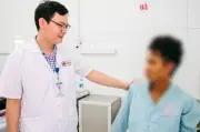 Cảnh cây đâm xuyên bụng khiến người đàn ông vỡ nát