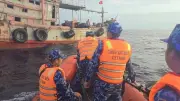 Cảnh sát biển bắt giữ 3 tàu cá vi phạm IUU tại vùng biển Quảng Ngãi
