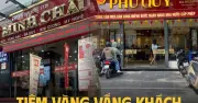 Cảnh tượng lạ trên phố Cầu Giấy ngày giá vàng 15,75 triệu/chỉ