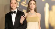Con trai Angelina Jolie tốt nghiệp trung học, đam mê võ Muay Thái