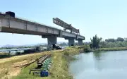 Cầu Tam Tiến đình trệ: Thi công dang dở, người dân lo lắng