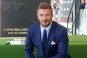 David Beckham xúc động gọi vợ con là điểm tựa lớn nhất cuộc đời khi nhận sao Hollywood