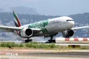 Emirates cắt giảm gần nửa triệu ghế bay trong tháng sau