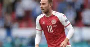 Eriksen lại ngã gục trên sân, gây lo lắng cho người hâm mộ