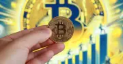 Giá Bitcoin rung lắc quanh 73.000 USD, dòng vốn tiếp tục chảy khỏi thị trường