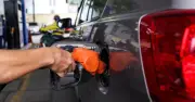 Giá xăng dầu hôm nay 29.6.2026 tăng nhẹ do căng thẳng Mỹ - Iran