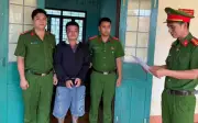 Gia Lai: Bắt tạm giam đối tượng ném bình nước sôi vào người khác