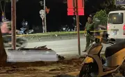 Hà Nội: Xe máy chở 3 từ làn lên vỉa hè đường Lê Trọng Tấn, 2 thiếu niên tử vong tại chỗ