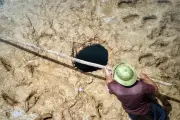 Hố tử thần đường kính 55cm, sâu 5m bất ngờ xuất hiện tại Cao Bằng