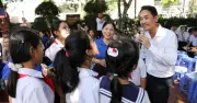 Hứa Vĩ Văn về Đất Đỏ lan tỏa văn hóa đọc, truyền cảm hứng cho học sinh