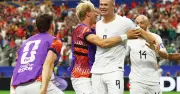 Haaland khiến cha bật khóc, vượt Ronaldo ở thống kê knock-out World Cup