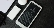 Hanvon Clear Mobile: Máy đọc sách bỏ túi màn hình E-Ink tích hợp AI