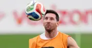 HLV Scaloni: Messi cần thi đấu để giữ nhịp độ, Argentina mang thêm 500 kg thịt bò