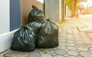Hàn Quốc: Nhặt được 25 triệu won trong túi rác, giao nộp cảnh sát