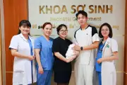Hành trình 102 ngày cứu sống bé gái 700g chào đời ở tuần thai 29