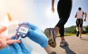 Đi bộ mỗi ngày nhưng đường huyết vẫn cao: 2 cách hạ đường huyết hiệu quả hơn
