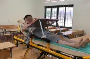 Đắk Lắk: Nữ sinh gãy xương chậu được bố trí phòng thi đặc biệt nằm băng ca