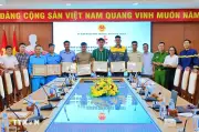 Đắk Lắk thưởng nóng 10 tập thể, cá nhân dũng cảm hỗ trợ chữa cháy
