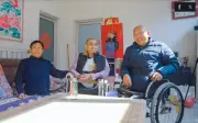 Kỳ tích sống sót: Người đàn ông bị xe tải cán đứt đôi vươn lên làm chủ cửa hàng