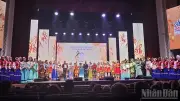 Lễ hội Giai điệu tình bạn tại Artyom: Người Việt trình diễn Chầu văn