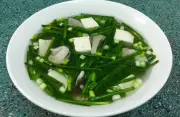 Loại lá được mệnh danh 'kháng sinh thực vật' nấu canh ngon, họng dịu, phổi sạch