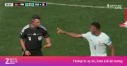 Mbappe nhờ trọng tài chuyển băng đội trưởng gây bão mạng