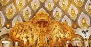 Mái vòm phủ kín tượng Phật khiến du khách choáng ngợp như ở thế giới khác