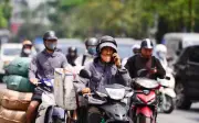 Miền Bắc tiếp tục nắng nóng gay gắt, Nam Bộ mưa rất to