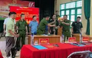 Mường Tùng và Na Sang thu hồi 29 khẩu súng nhờ mô hình xã điểm