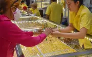 Một tuần mất gần chục triệu đồng: Người ôm vàng giờ ra sao?