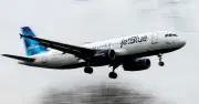 Máy bay JetBlue va chạm UAV khi hạ cánh xuống sân bay JFK