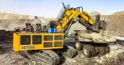 Máy xúc Trung Quốc nặng 700 tấn, mỗi gầu xúc 60 tấn đang làm việc 18 tiếng/ngày