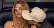 Nụ hôn của Shakira trên khán đài World Cup gây bão mạng xã hội