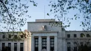 Ông Kevin Warsh chủ trì cuộc họp Fed đầu tiên: Giữ nguyên lãi suất, thay đổi lớn về thông điệp
