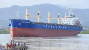 Đóng tàu Hạ Long hạ thủy tàu hàng 45.000DWT số 2 sau bão Yagi