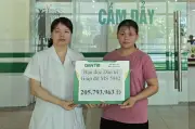 Người bố trẻ vượt cửa tử nhờ tấm lòng hảo tâm từ bạn đọc Dân trí