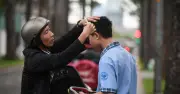 Người cha thấu hiểu nỗi lòng mẹ khi đưa con thi lớp 10