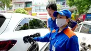Người dân Hà Nội ủng hộ chính sách xăng sinh học E10 trong ngày đầu