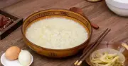 Người đàn ông 60 tuổi qua đời vì tiểu đường, bác sĩ cảnh báo 4 loại bữa sáng nguy hiểm