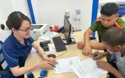 Người đàn ông mắc bệnh tâm thần bất ngờ nhận trăm triệu đồng trong tài khoản