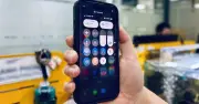 Nguyên nhân khiến màn hình iPhone tự động tối sầm và cách khắc phục