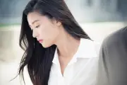 Nhìn chồng cũ cưng chiều vợ mới, tôi cay đắng nhận ra đã đánh mất báu vật