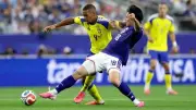 Nhật Bản hòa Thụy Điển 1-1, lần đầu bất bại vòng bảng World Cup