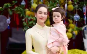 Nhật Kim Anh hạnh phúc bên con gái 1 tuổi, cuộc sống viên mãn ở tuổi 41