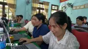 Đà Nẵng: Cán bộ, giáo viên bằng rừng, lội suối đến lớp học AI