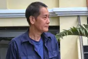 Đạo diễn Lê Minh bị xét xử vì tạt chất bẩn vào nhà con nợ