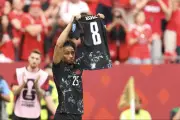 Qatar thua Canada 0-6 sau hai thẻ đỏ tại World Cup 2026