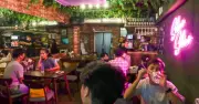 Quán cà phê mở nhạc phải trả phí bản quyền: Thông lệ toàn cầu, Việt Nam siết chặt từ 1/7/2026
