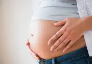 Quảng Ninh khởi tố đối tượng cầm đầu đường dây môi giới mang thai hộ